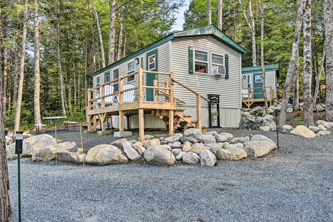 The Dragon Fly cabin at Cozy Knoll Cabins in Lincoln, Maine