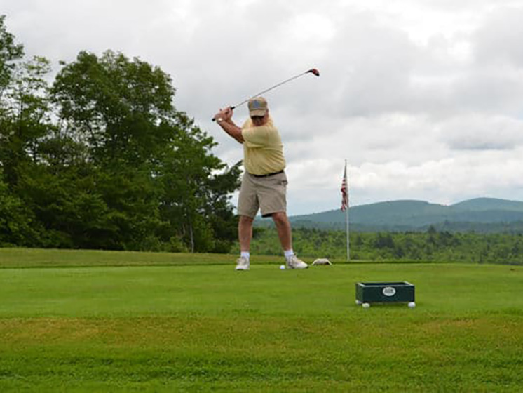 Go golfing when you stay at Cozy Knoll Cabins