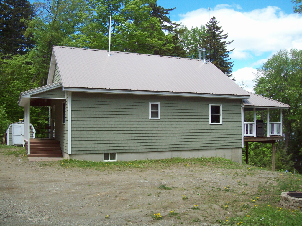 Maine, 2 Bedrooms Bedrooms, ,3 BathroomsBathrooms,Waterfront Camp/House,Active,1018