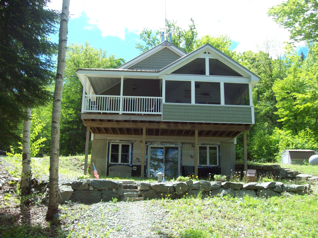 Maine, 2 Bedrooms Bedrooms, ,3 BathroomsBathrooms,Waterfront Camp/House,Active,1018