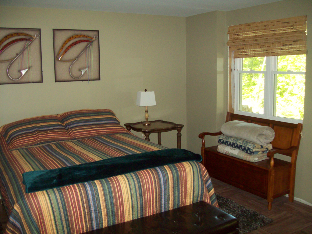 Maine, 2 Bedrooms Bedrooms, ,3 BathroomsBathrooms,Waterfront Camp/House,Active,1018