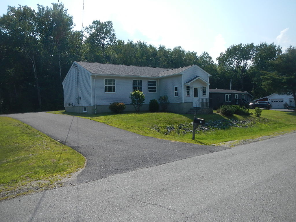 Maine, 3 Bedrooms Bedrooms, 7 Rooms Rooms,2 BathroomsBathrooms,House,Active,1025