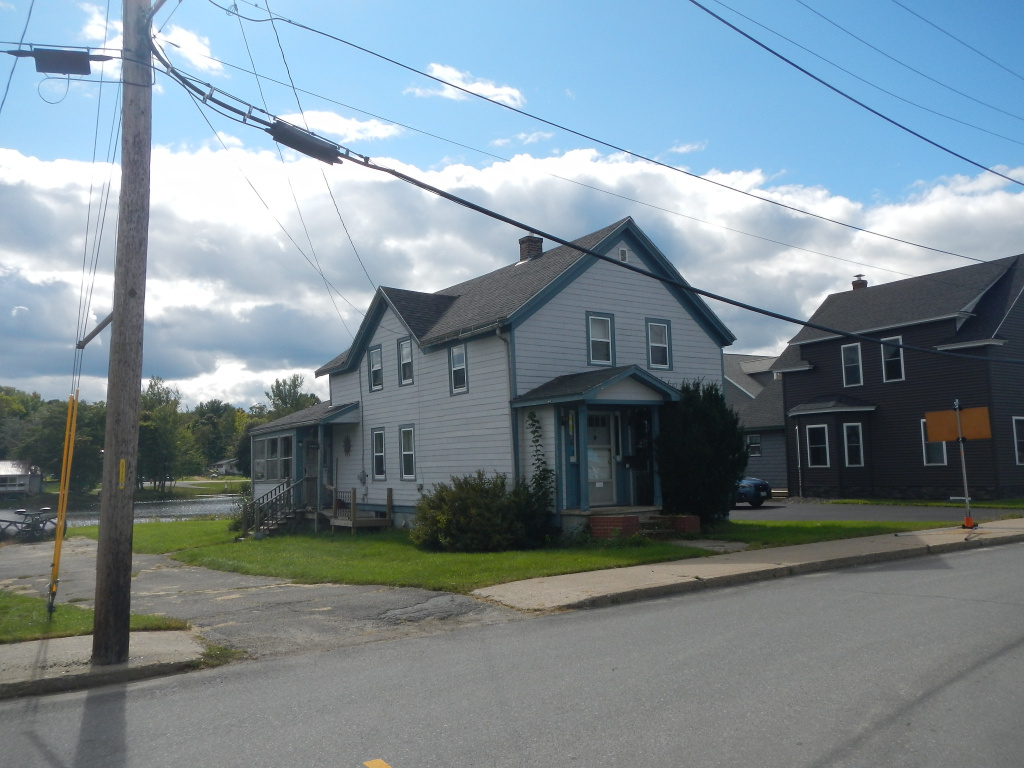 11 Lake St, Lincoln, Maine 04457, 4 Bedrooms Bedrooms, 11 Rooms Rooms,1 BathroomBathrooms,Waterfront Camp/House,Active,Lake,1000